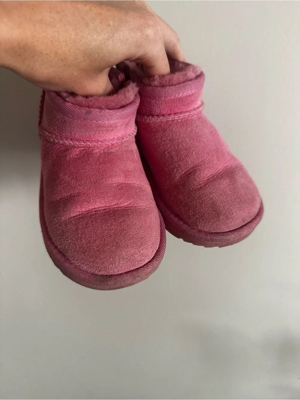 Ugg Toddler/Little Kid Ultra Mini Winter Boot Sachet Pink size 10